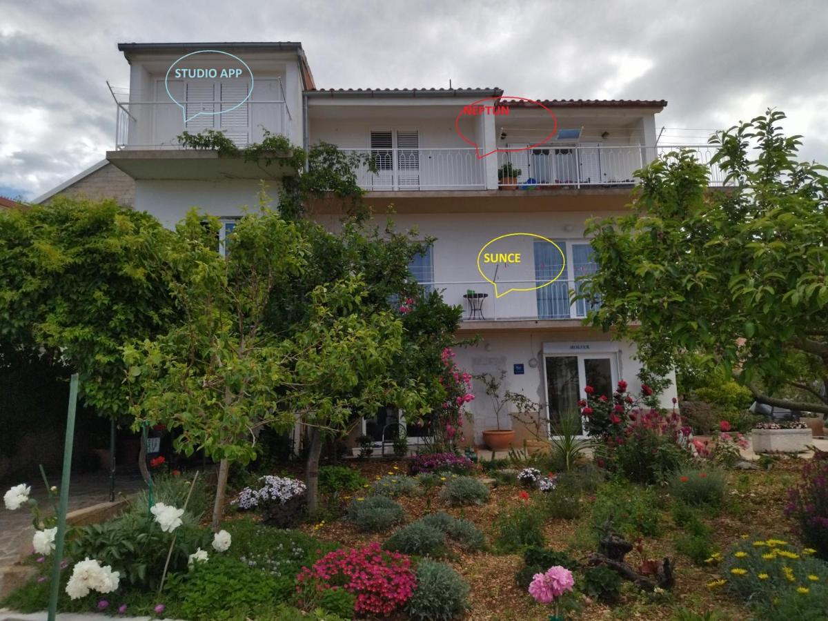 Sunce Apartment Primosten Exterior photo